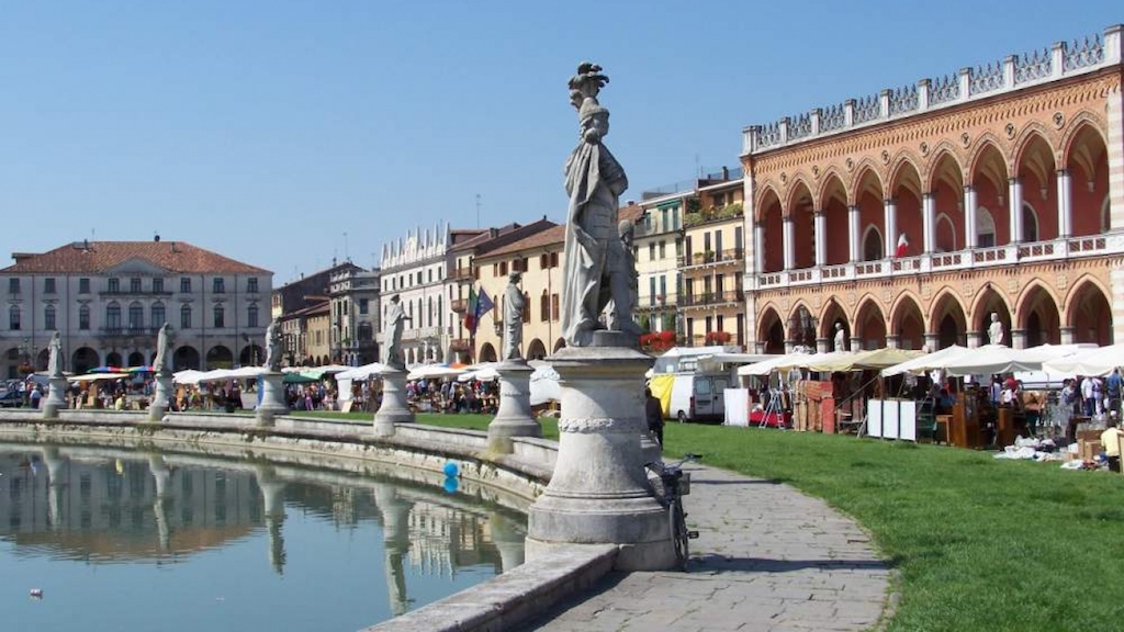 V.J.A. e Obiettivo Ippocrate in Prato della Valle a Padova
